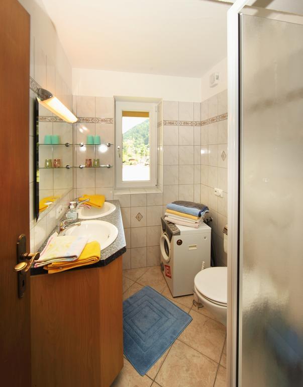 Landhaus Weiss Apartamento Maishofen Habitación foto